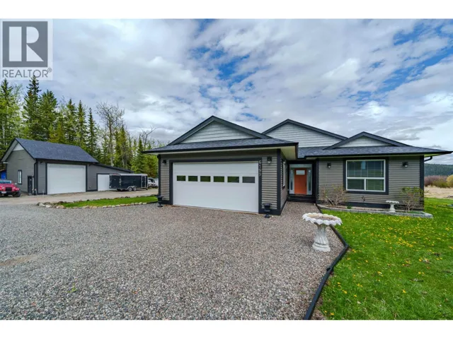 6199 HUNT ROAD, 100 Mile House, British Columbia V0K2E3