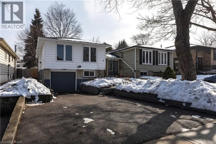 51 FONTHILL Road, Hamilton, Ontario L9C6A1