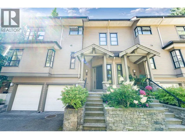 15 3150 SUNNYHURST ROAD, North Vancouver, British Columbia V7K2G3