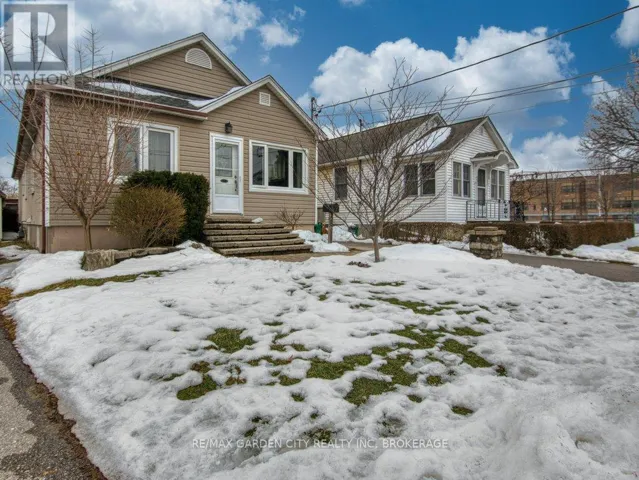 28 CHARLES AVENUE, St. Catharines (Facer), Ontario L2M5S9