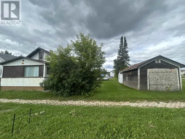 208-210 MACKENZIE AVE, ATIKOKAN, Ontario P0T1C0