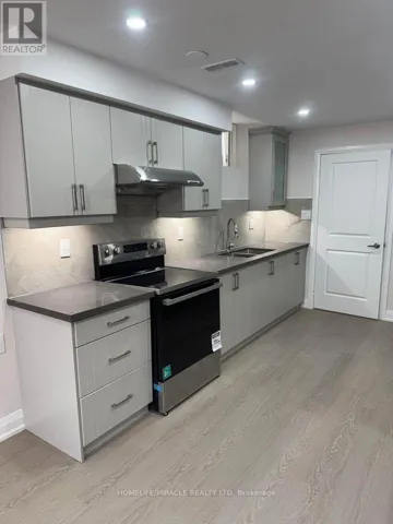 10 BERMONDSEY WAY, Brampton (Bram West), Ontario L6Y0E4