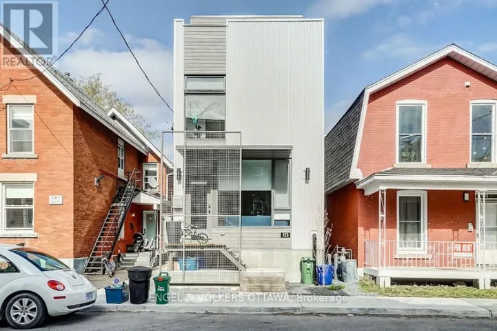 B - 125 CARRUTHERS AVENUE N, Ottawa, Ontario K1Y1N4