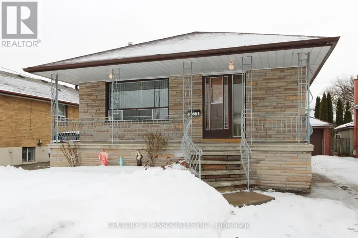 421 LANOR AVENUE, Toronto (Alderwood), Ontario M8W2R7