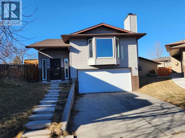48 Bermondsey Court NW, Calgary, Alberta T3K1V7