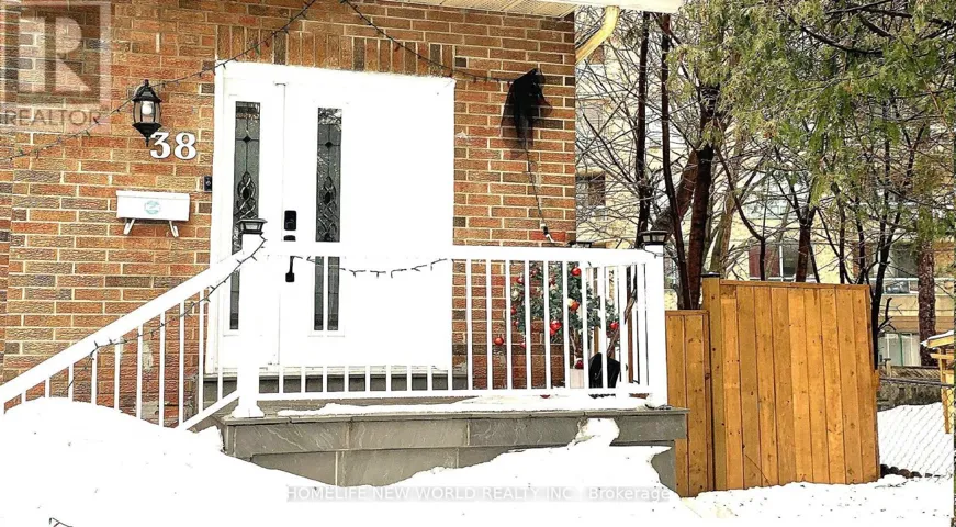 38 LEVITT COURT, Toronto (Westminster-Branson), Ontario M2R3P9