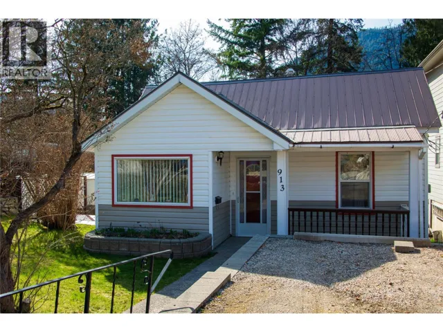 913 Sixth Street, Nelson, British Columbia V1L2Z4