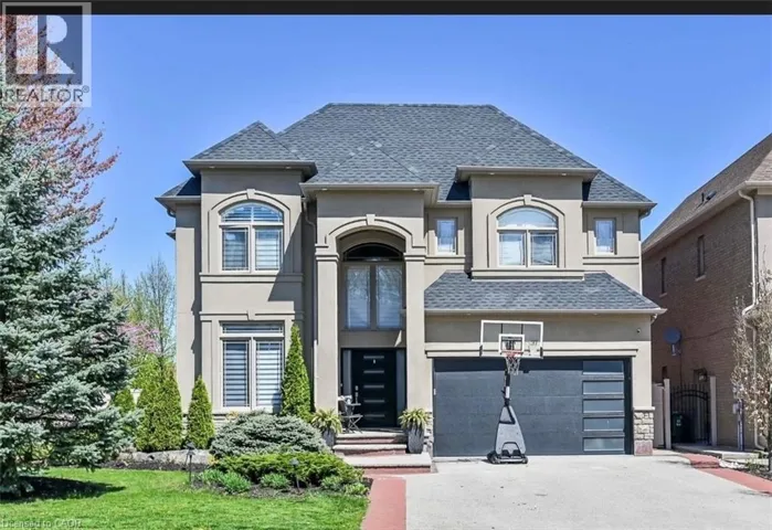 137 DIIORIO Circle, Ancaster, Ontario L9K1T3