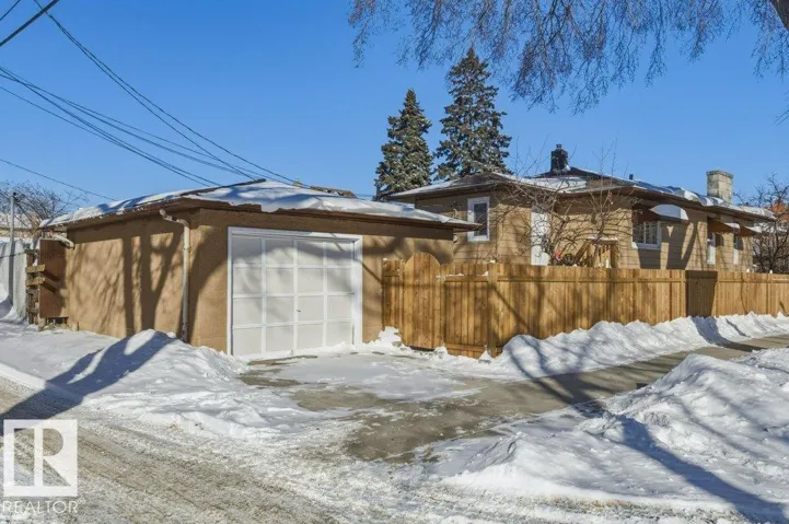 10704 96 ST NW NW, Edmonton, Alberta T5H2J6