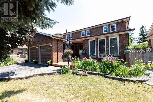 17 SOUTHVIEW DRIVE, Vaughan (Concord), Ontario L4K2K8
