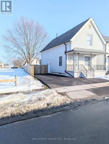 34 TASKER STREET, St. Catharines (E. Chester), Ontario L2R3Z8