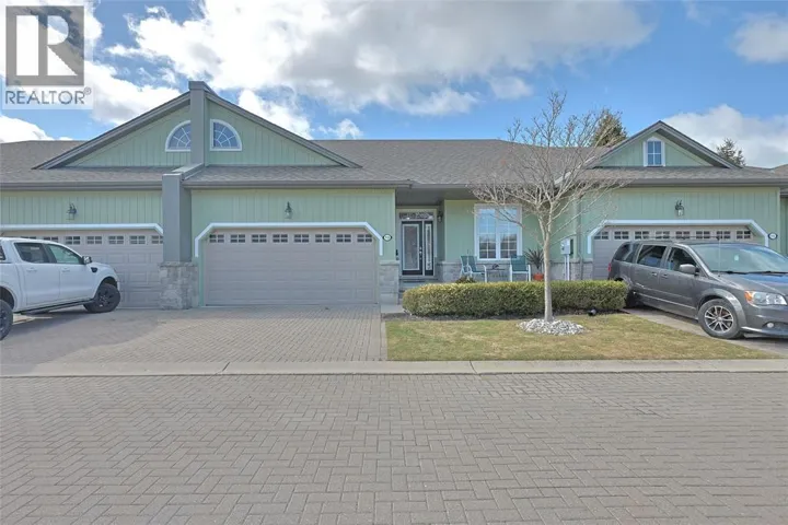 13 OAKWOOD LINKS LANE, Grand Bend, Ontario N0M1T0