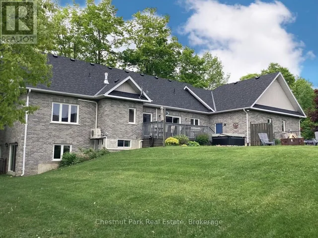 28 BOYD CRESCENT, Oro-Medonte (Moonstone), Ontario L0K1N0