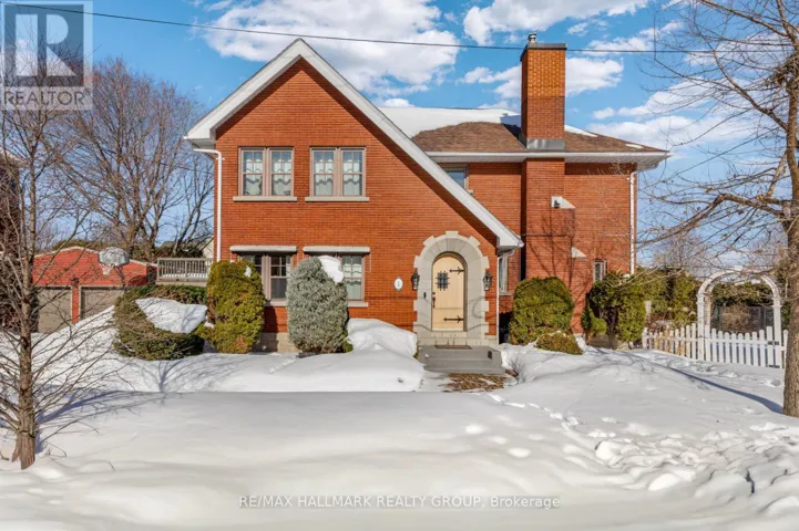 1 IONA STREET, Ottawa, Ontario K1Y3L6