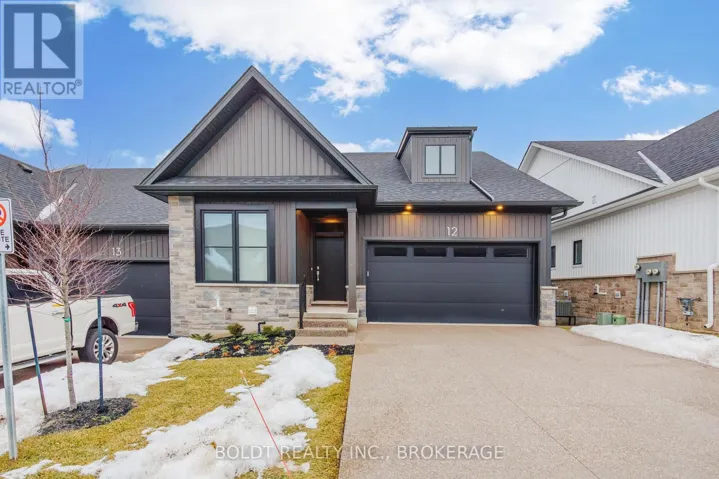 12 - 205 ST. DAVID'S ROAD, Thorold (Confederation Heights), Ontario L2V0N6