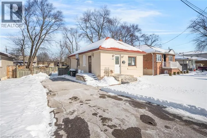 1099 OGDEN Avenue, Mississauga, Ontario L5E2G7