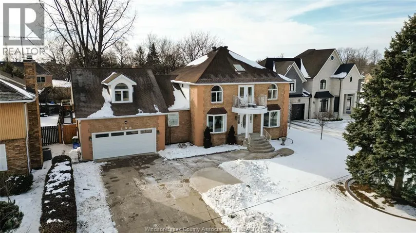 233 Old Tecumseh, Lakeshore, Ontario N8N3S9