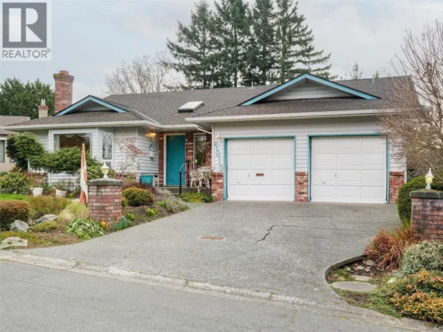 4010 Hollyridge Pl, Saanich, British Columbia V8N5Z8