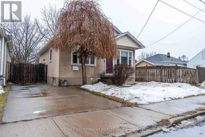 35 CHARLES AVENUE, St. Catharines (Facer), Ontario L2M5S8