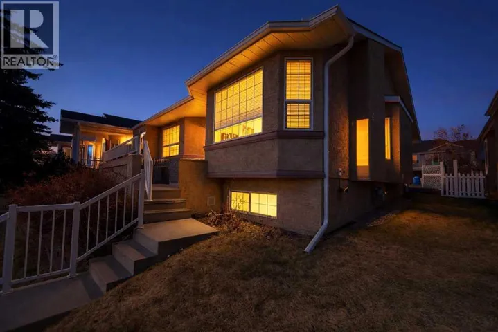 138 Sierra Morena Green SW, Calgary, Alberta T3H3E4