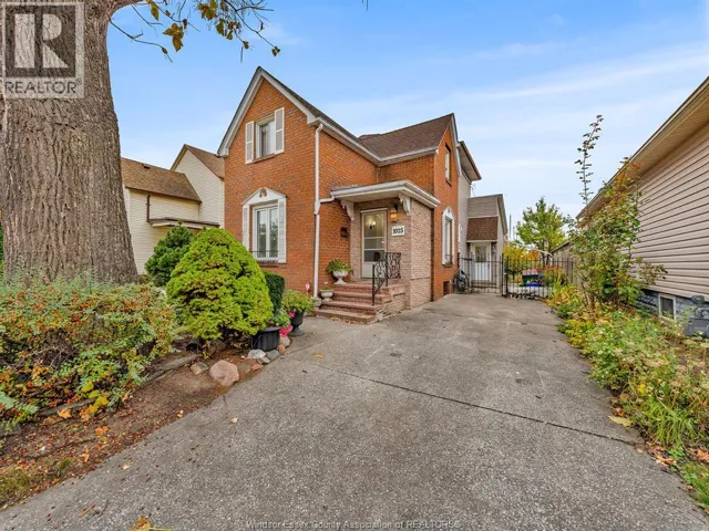 1025 LANGLOIS AVENUE, Windsor, Ontario N9A2H4