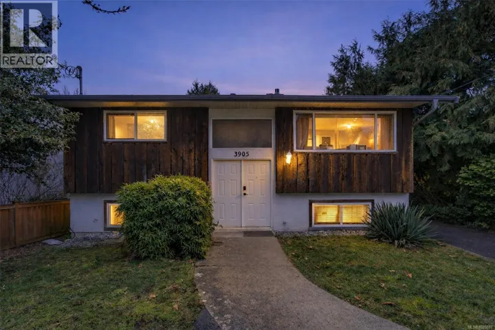 3905 Grange Rd, Saanich, British Columbia V8Z4T6