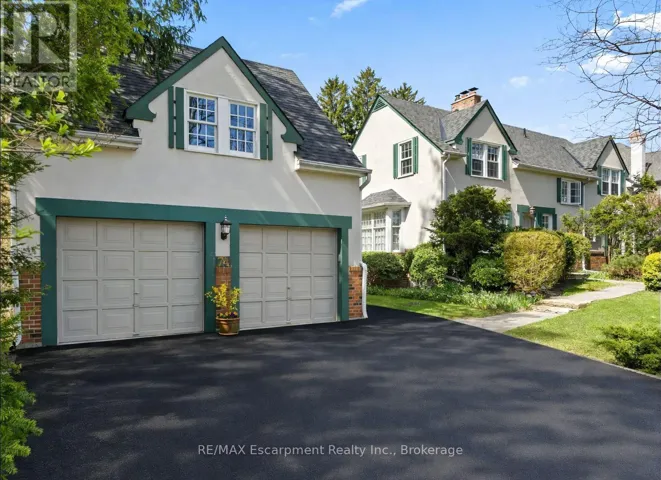 74 HOWARD AVENUE, Oakville (OO Old Oakville), Ontario L6J3Y5
