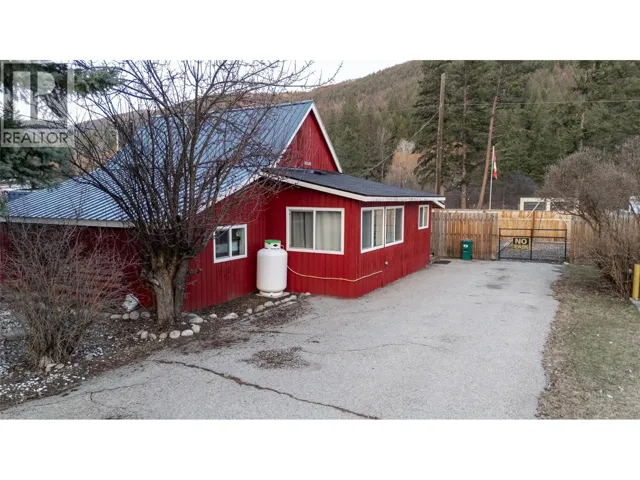 5844 Highway 33, Beaverdell, British Columbia V0H1Y0