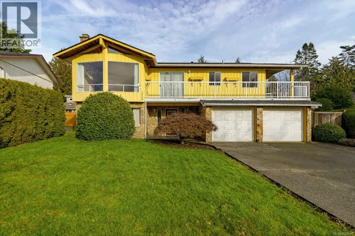 2320 Hazelton Pl, Saanich, British Columbia V8N5C3