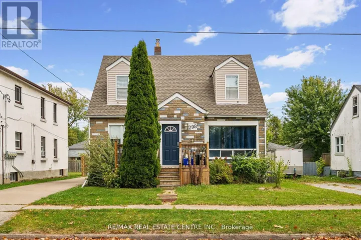 MAIN AND UPPER - 298 WALLACE AVENUE, Welland (Lincoln/Crowland), Ontario L3B1R9