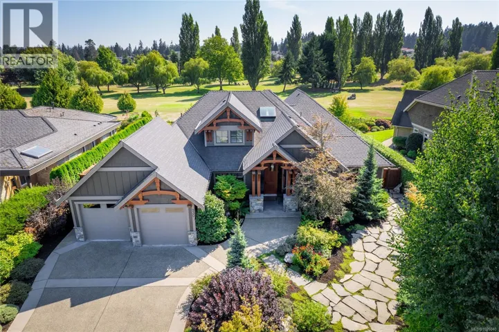 930 Eaglecrest Dr, Qualicum Beach, British Columbia V9K2T3