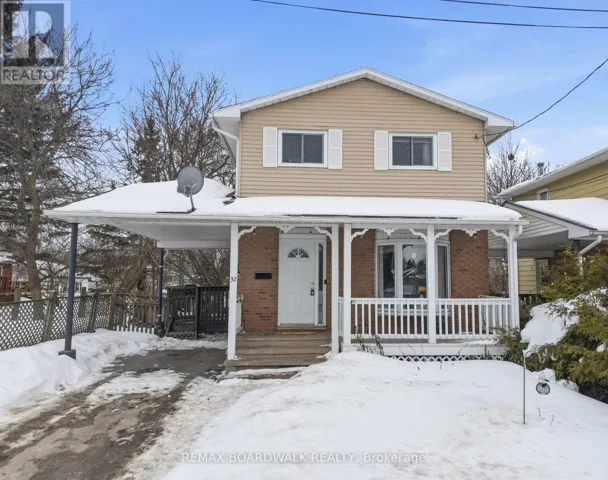 32 PROVOST STREET, Perth, Ontario K7H3H1