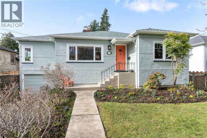 1020 Falkland Rd, Oak Bay, British Columbia V8S4M2
