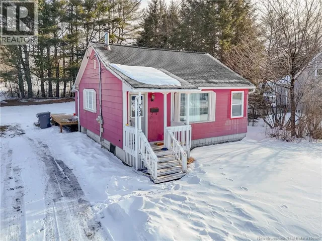 733 MacLaren Avenue, Devon, New Brunswick E3A3L4