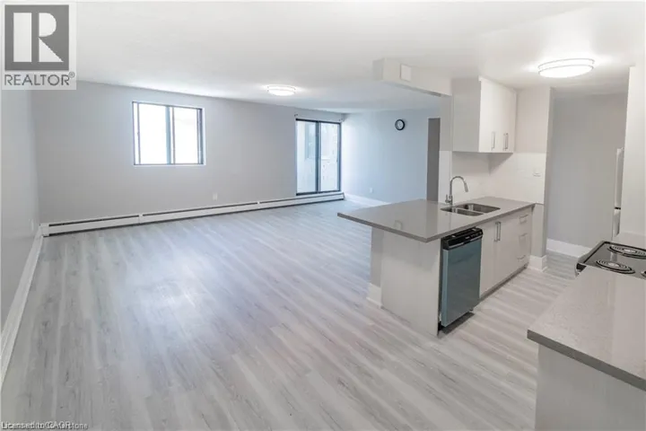 4422 HURON Street Unit# 406, Niagara Falls, Ontario L2E7C8