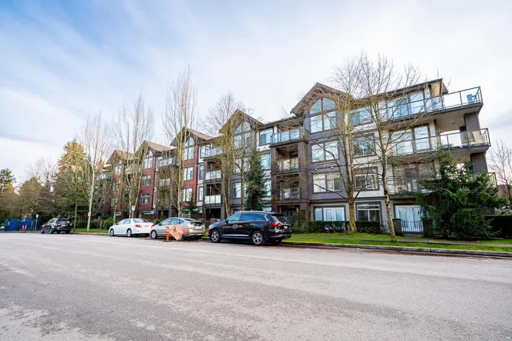 202 15388 101 AVENUE, Surrey, British Columbia V3R4H1