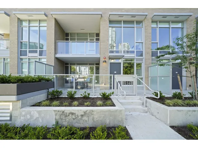 8 13350 CENTRAL AVENUE, Surrey, British Columbia V3T0S1