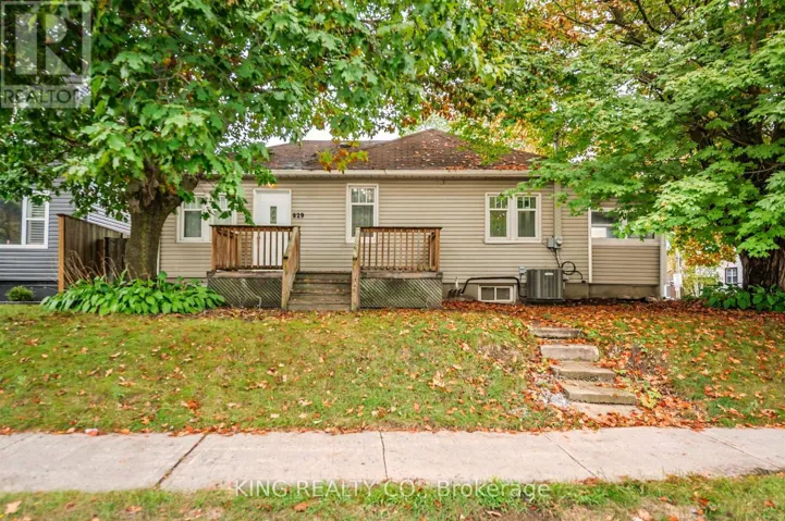 829 ATHOL STREET, Whitby (Downtown Whitby), Ontario L1N4A1