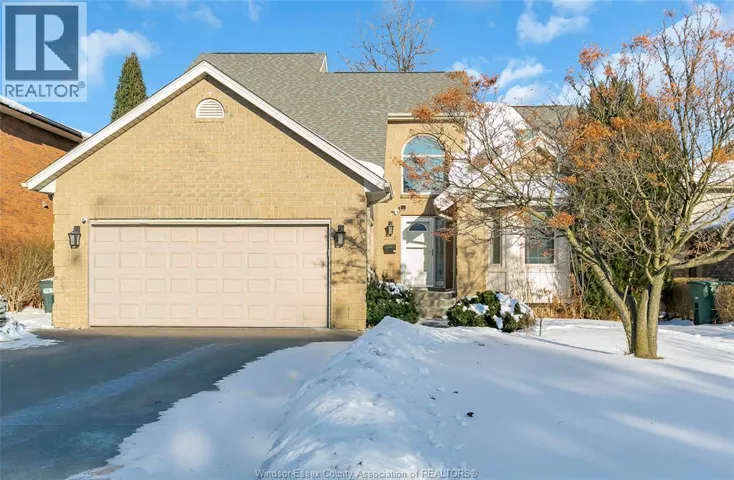 2376 DANDURAND AVENUE, Windsor, Ontario N9E3Y5