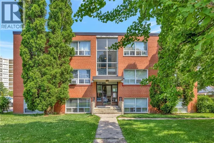37 MERICOURT Road Unit# 304, Hamilton, Ontario L8S2N5