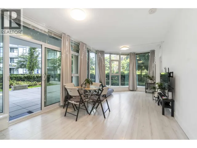 402 7388 KINGSWAY, Burnaby, British Columbia V3N0G9