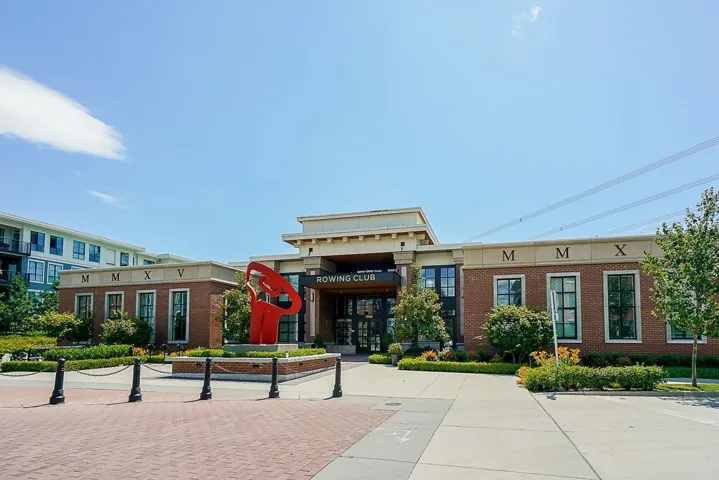 421 3323 151 STREET, Surrey, British Columbia V3Z0L3