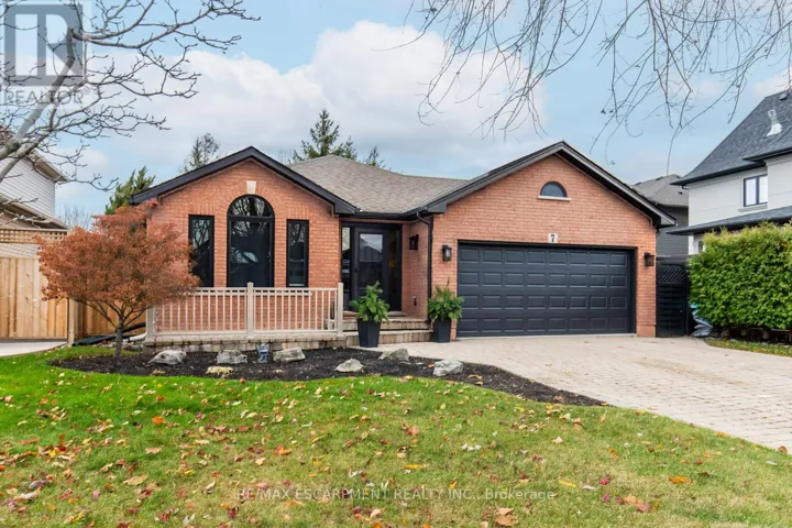 7 WATERSIDE DRIVE, Hamilton (Winona Park), Ontario L8E5T9