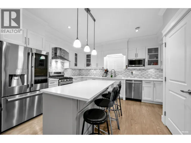 6050 HARDWICK STREET, Burnaby, British Columbia V5G1R6