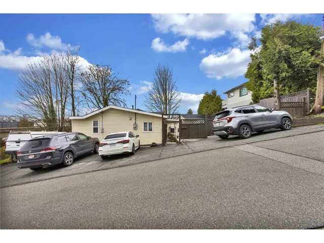 12943 112 AVENUE, Surrey, British Columbia V3T2S6
