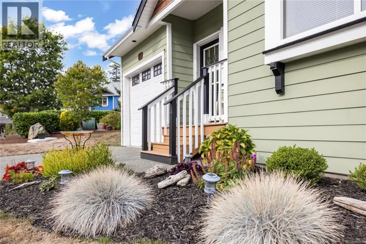 8 Newstead Cres, View Royal, British Columbia V9B6L4