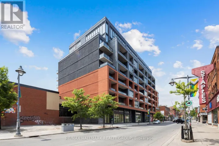390 BANK STREET, Ottawa, Ontario K2P1Y5