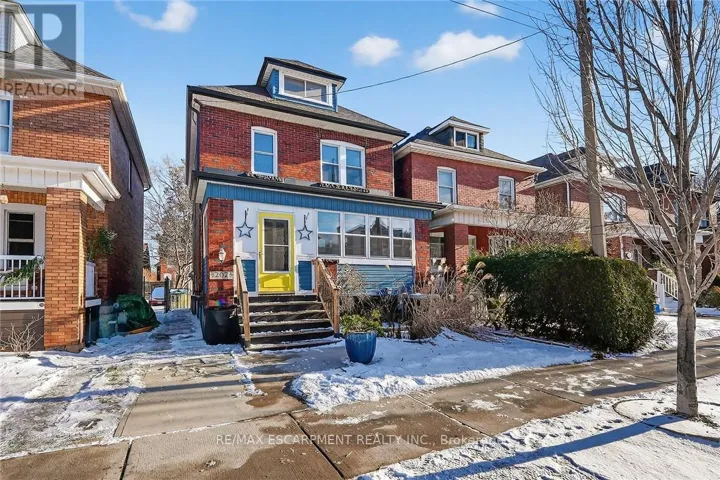 207 EDGEMONT STREET S, Hamilton (Delta), Ontario L8K2J1