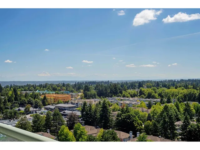 1605 15030 101 AVENUE, Surrey, British Columbia V3R0N3