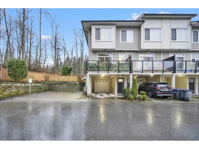 32 13670 62 AVENUE, Surrey, British Columbia V3X0H8
